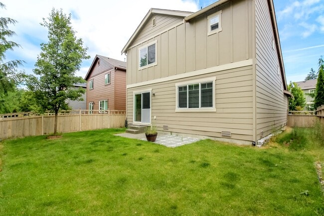 Building Photo - 3684 London Loop NE