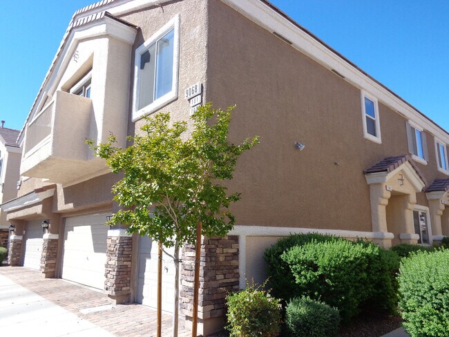 Primary Photo - AMAZING 2 STORY TOWNHOME LOCATED IN A GATE...