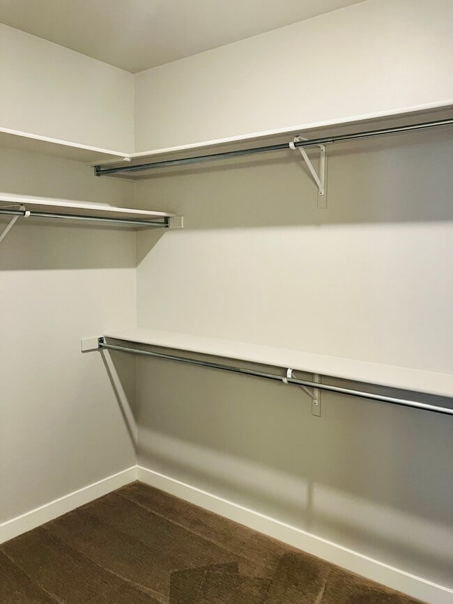 Building Photo - 217 S Mulberry St