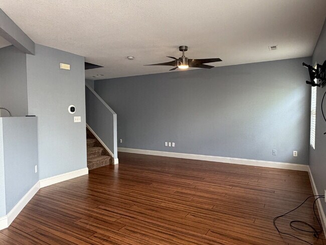 Building Photo - ~Available Now~ Beautiful Three Bedroom Home in Englewood!