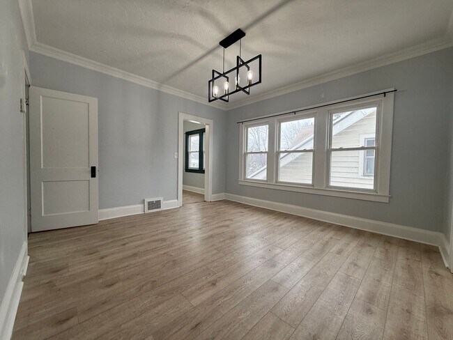 Building Photo - 2174 Oakdale Rd