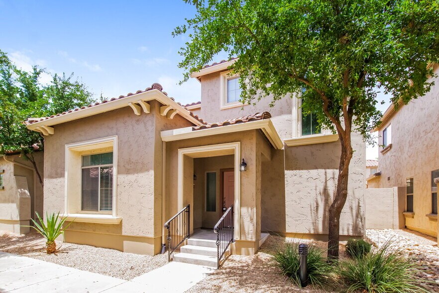 Primary Photo - 3707 W Thalia Ct