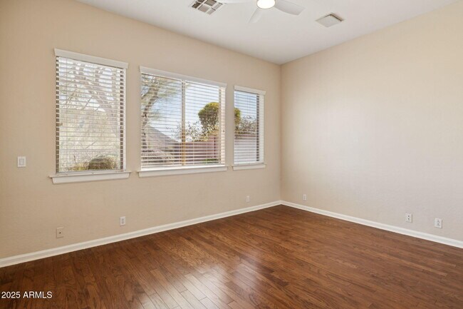 Building Photo - 13945 E Gail Rd