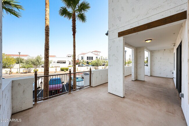 Building Photo - 2511 W Queen Creek Rd