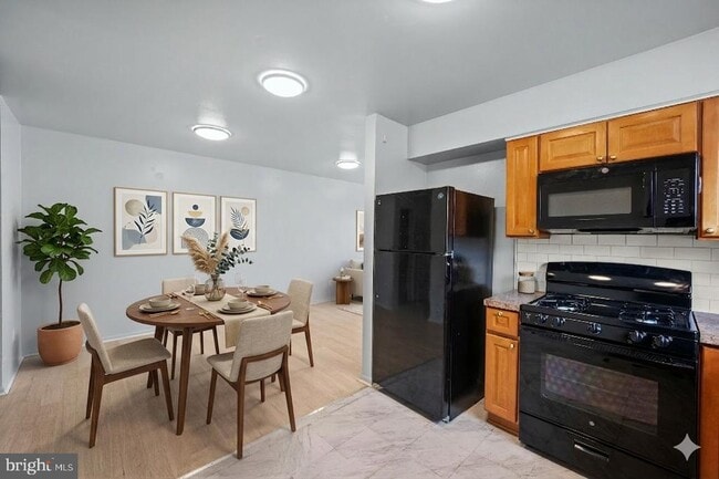 Building Photo - 7727 Langdon St