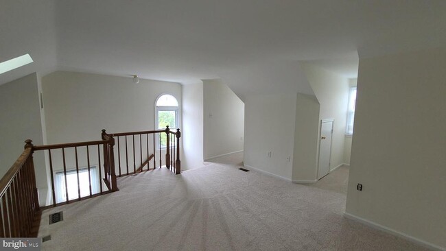 Building Photo - 21176 Winding Brook Square