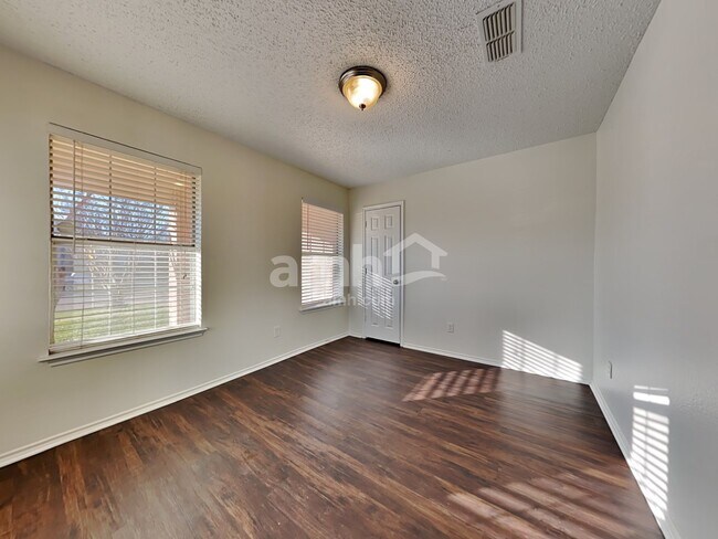 Building Photo - 8629 Garden Springs Dr
