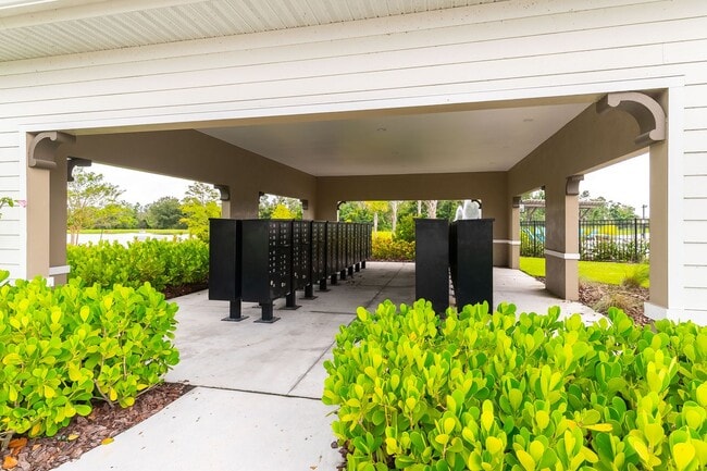 Building Photo - Stunning, Pet-Friendly, 4 Double bedroom, ...