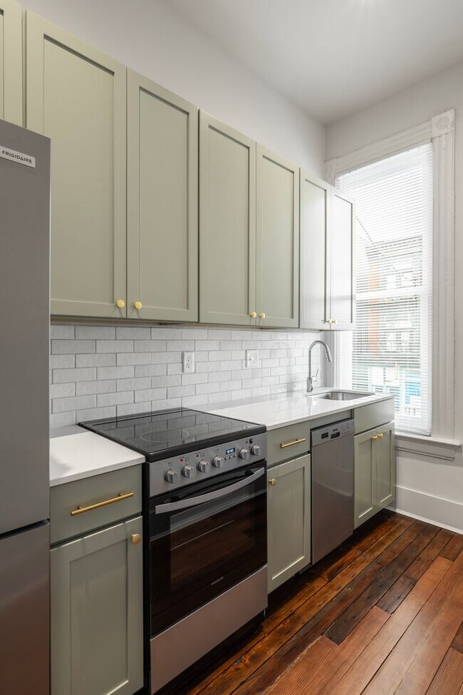 Building Photo - Cozy Studio Apartment