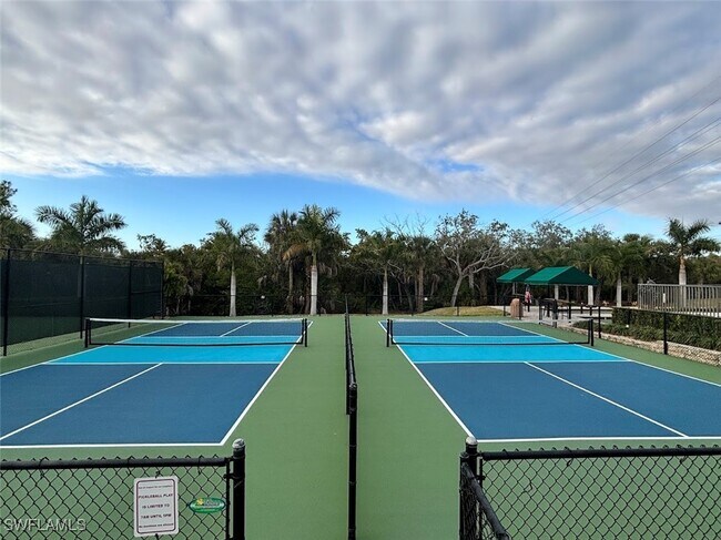 Building Photo - 18941 Bay Woods Lake Dr