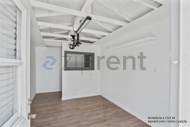 Building Photo - 780 Dowling Blvd