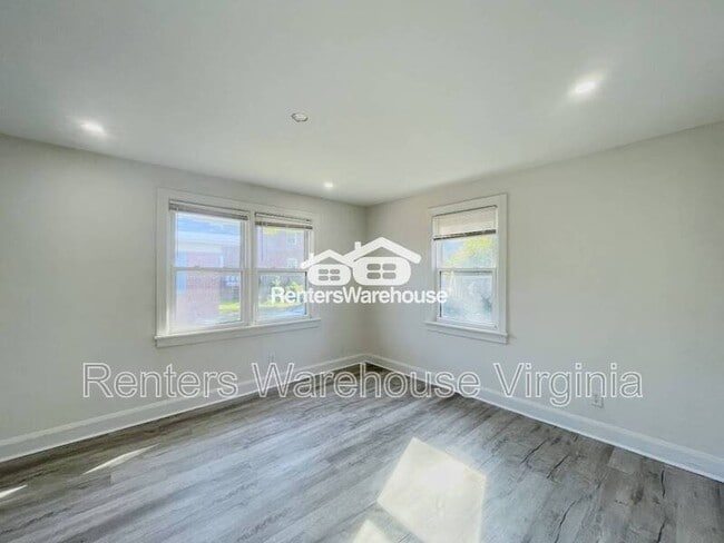 Building Photo - 1375 W Ocean View Ave