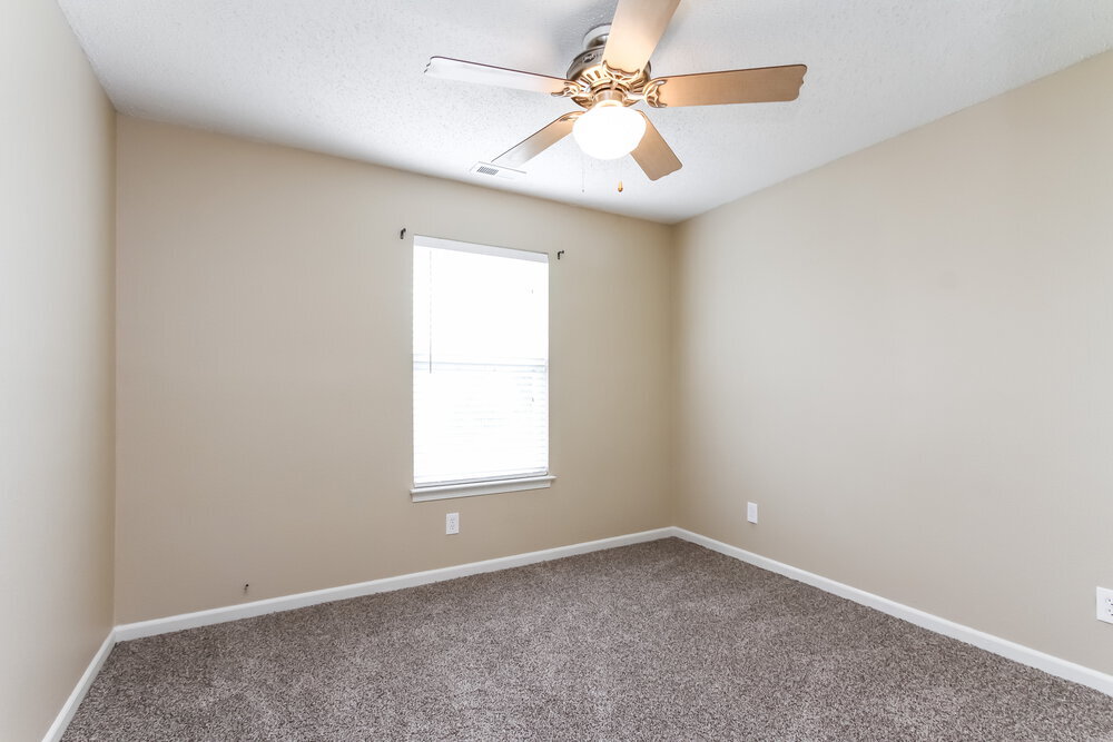 Building Photo - 1178 Kenwood Dr