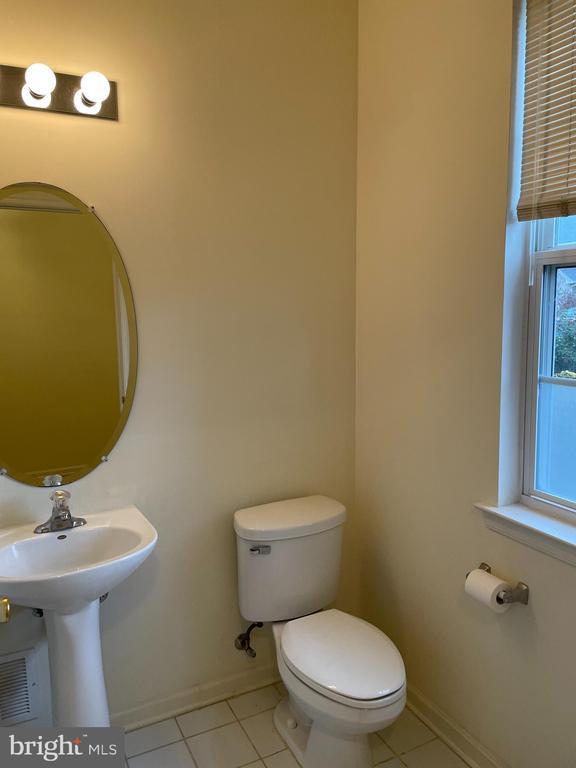 Building Photo - 107 Warwick Rd