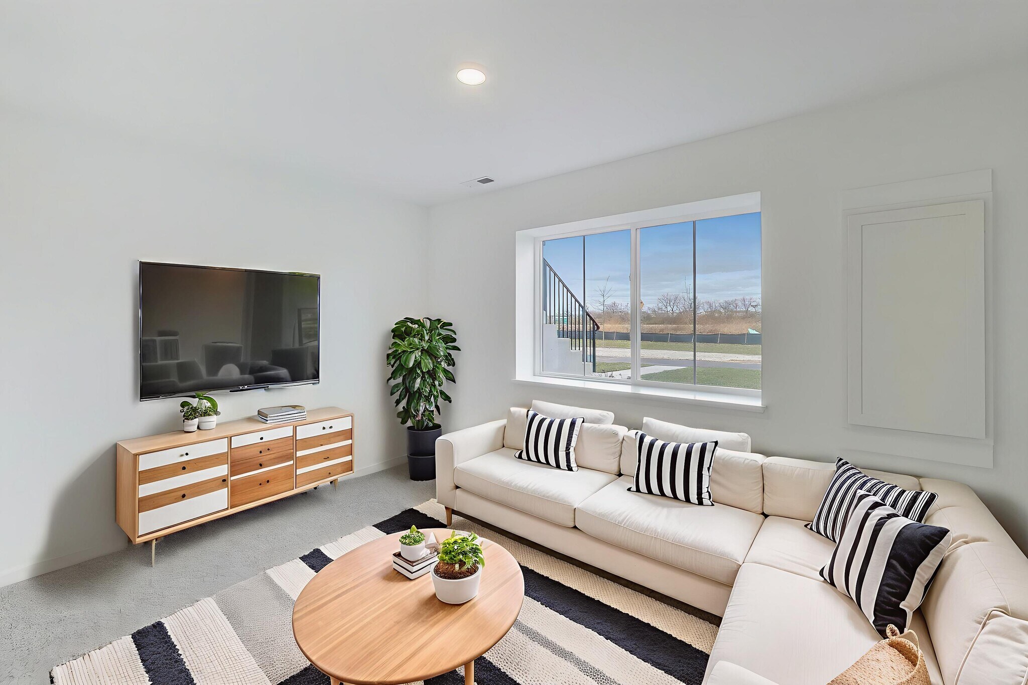 Den - 12306 Tinsley St