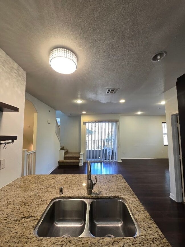 Building Photo - Bright Corner Unit Near Trails with Pool & 2-Car Garage