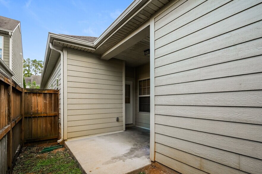 Building Photo - 2004 Avery Park Drive