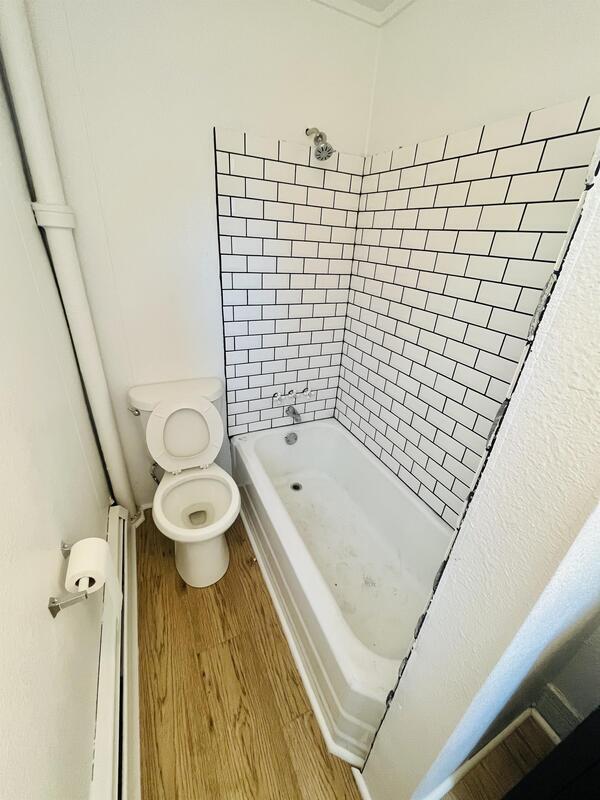 Building Photo - 1208 Bushkill St