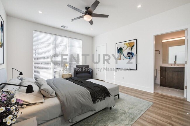 Building Photo - Luxury 2/2 Condo in Waxahachie For Rent!
