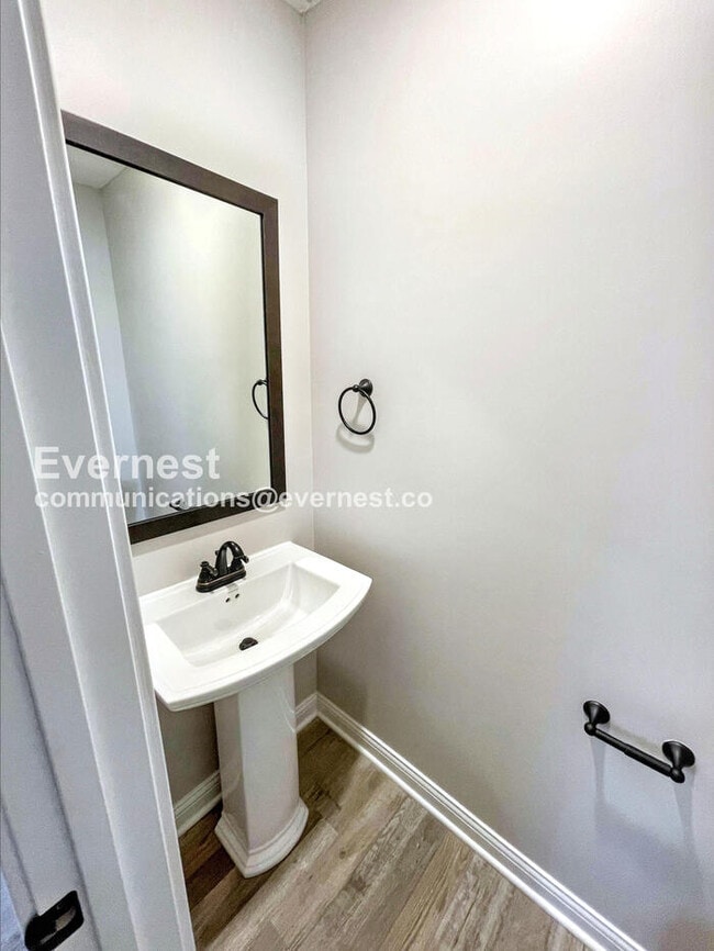 Building Photo - 1101 Cardinal Crk Dr