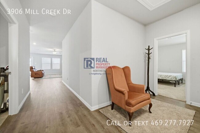 Building Photo - 3906 Ml Crk Dr