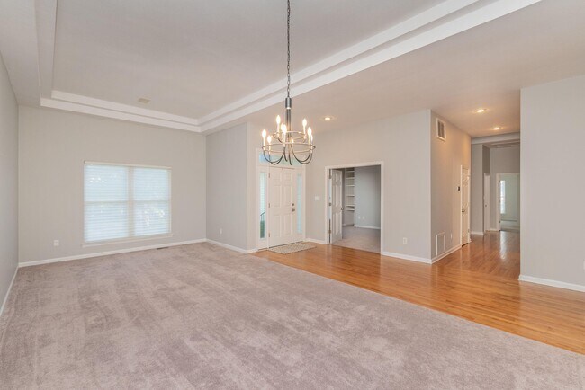 Building Photo - 3169 Glenview Dr