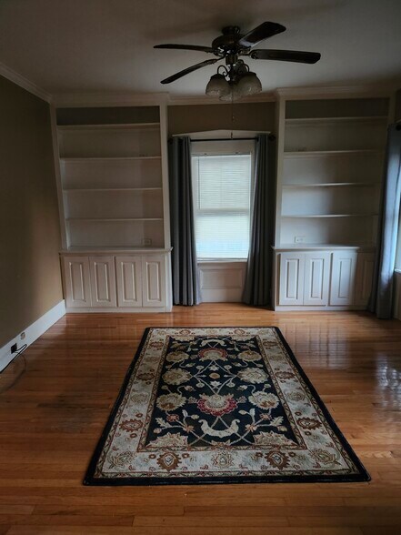 living room/ den/ office - 323 Village St