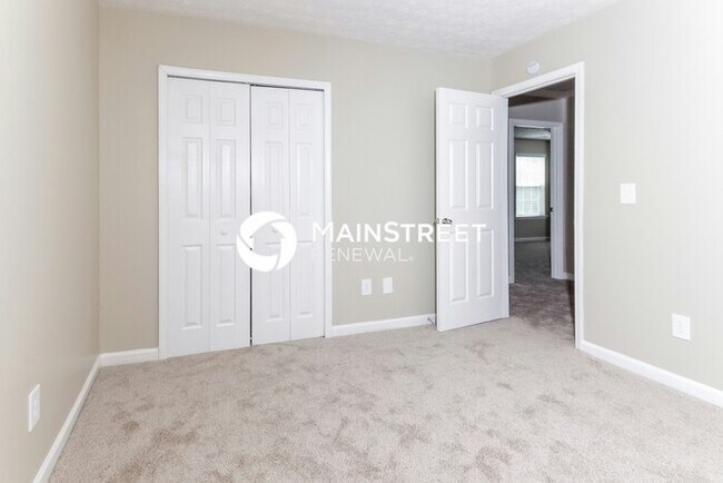 Building Photo - 4 Bedroom Pet-Friendly Home in Hampton, GA with Main Street Renewal