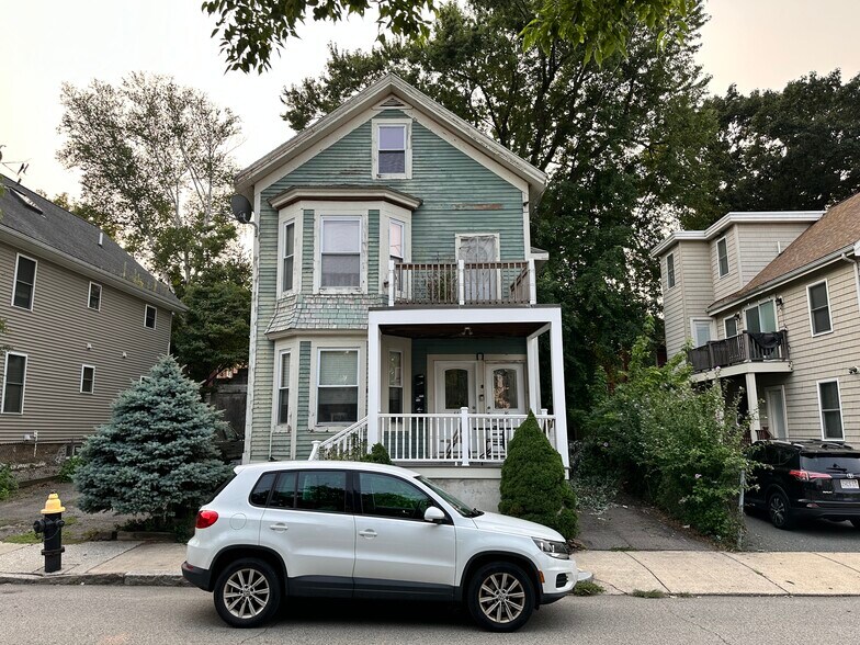 Building Photo - 44 Tuttle St