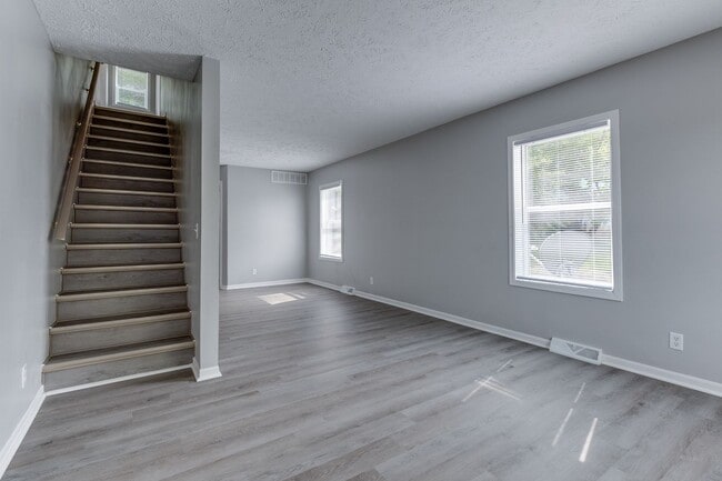 Building Photo - For Rent: 4-bedroom 2-bathroom single family home! COMING SOON