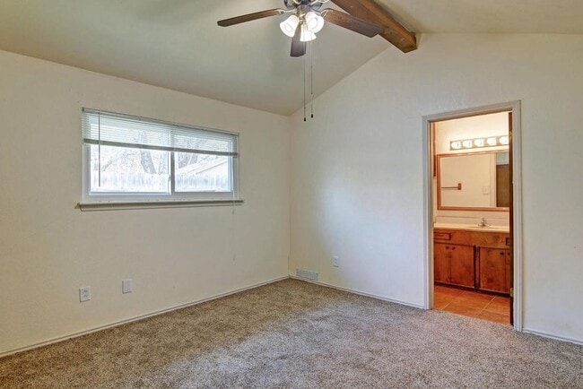 Building Photo - 11401 Woodway Creek Dr