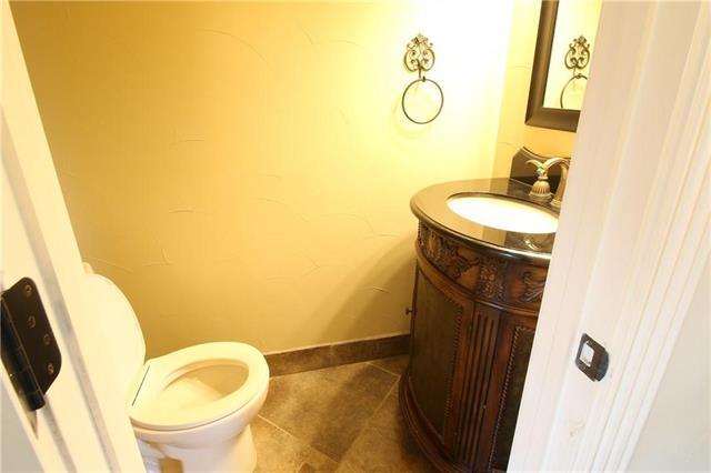 Building Photo - 3112 Kingston Dr