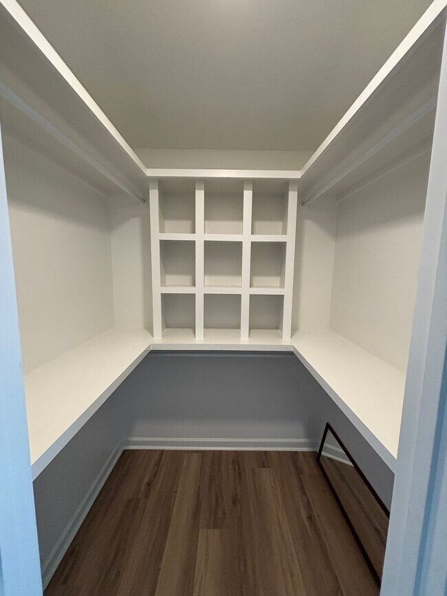 Building Photo - 1804 Riverbirch Ln