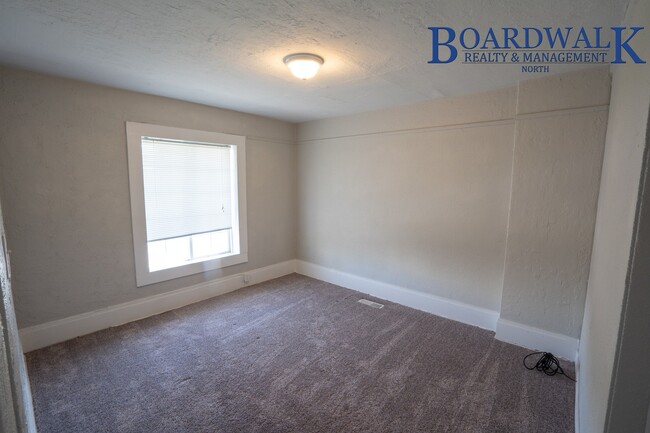 Building Photo - 636 27th St