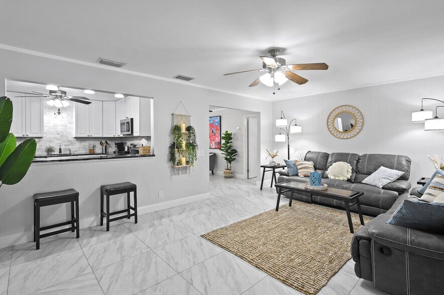 Building Photo - 4416 Fuschia Cir S