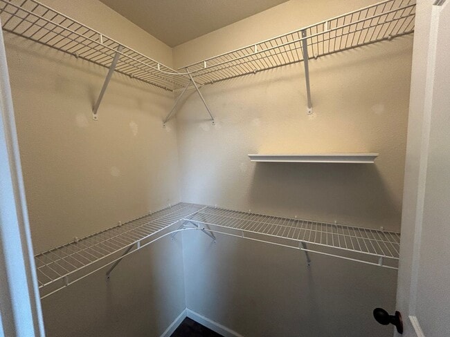 Building Photo - Gorgeous 3 BD, 2 BA House with 1 Car garag...