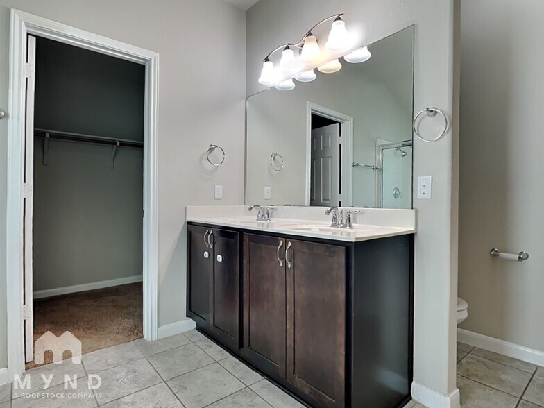 Building Photo - 351 Langely
