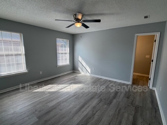 Building Photo - 124 Wayfair Ln