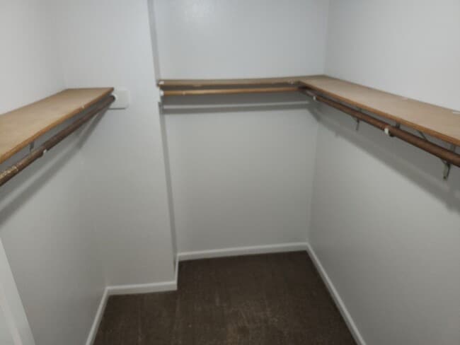 Building Photo - 2 bed 1.75 bath apartment close to JBER.