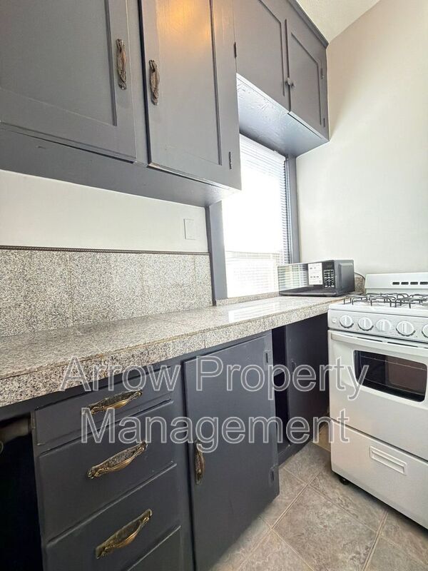 Building Photo - 1414 C St