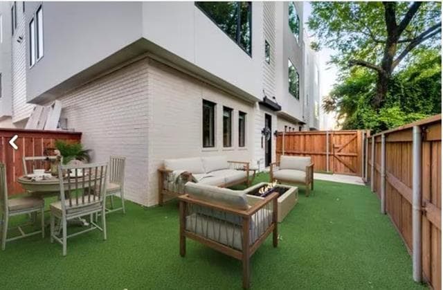 Building Photo - 2633 Reagan St