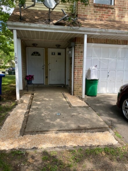 Primary Photo - 108B Chaucer Rd