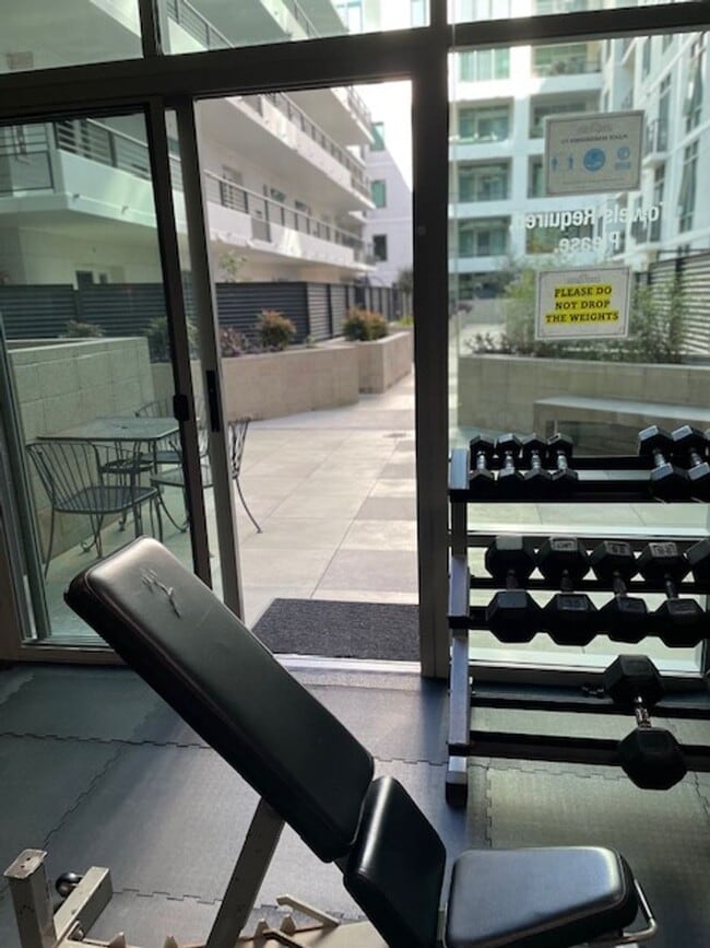 Building Photo - Little Italy Updated Townhome Style 2Bed 2...