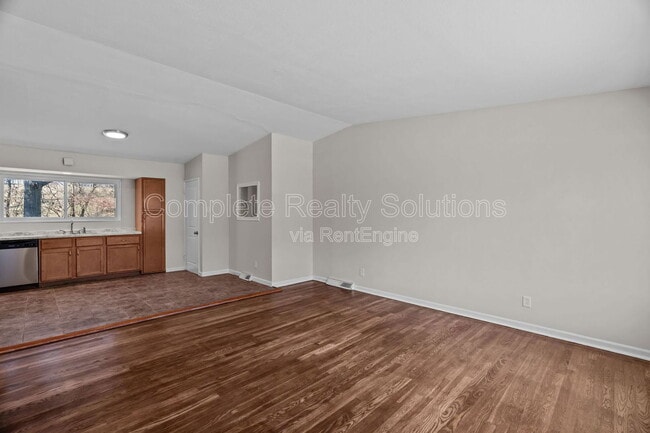 Building Photo - 9915 Castle Dr