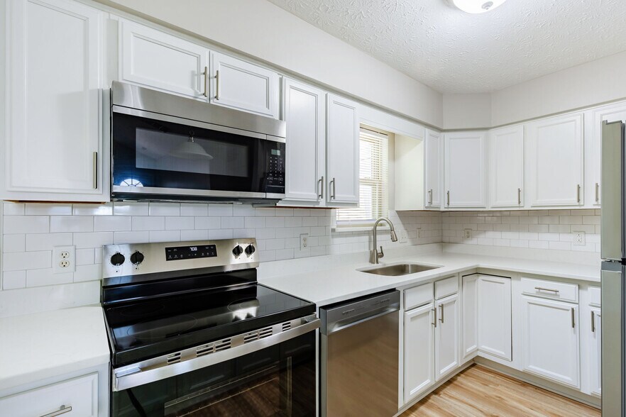 Building Photo - Cheswick Village