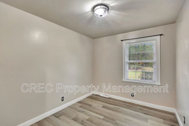 Building Photo - 417 Joy Dr