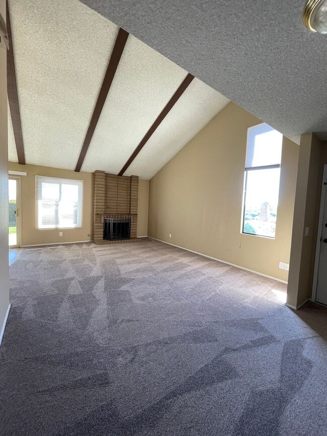 Building Photo - Mesa Circle Drive Townhouse with Loft!