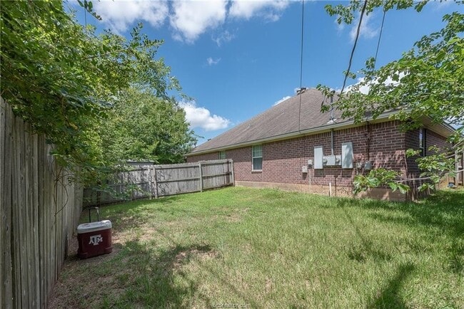 Building Photo - 1433 Western Oaks Ct