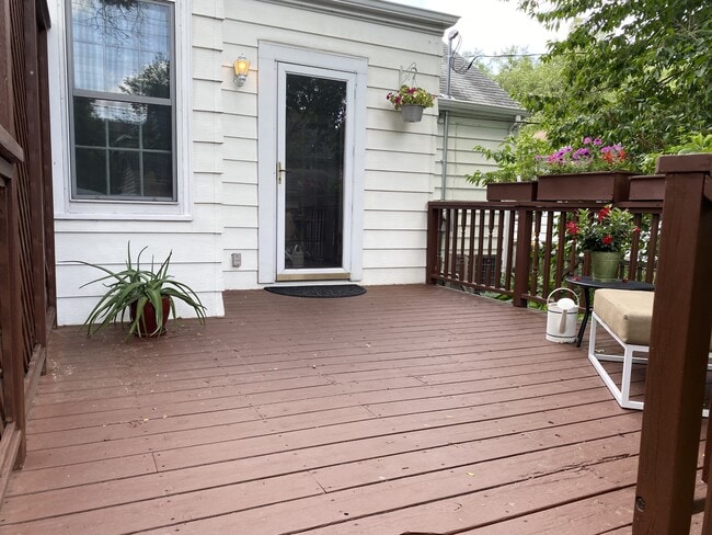 Building Photo - 3957 Ewing Ave S