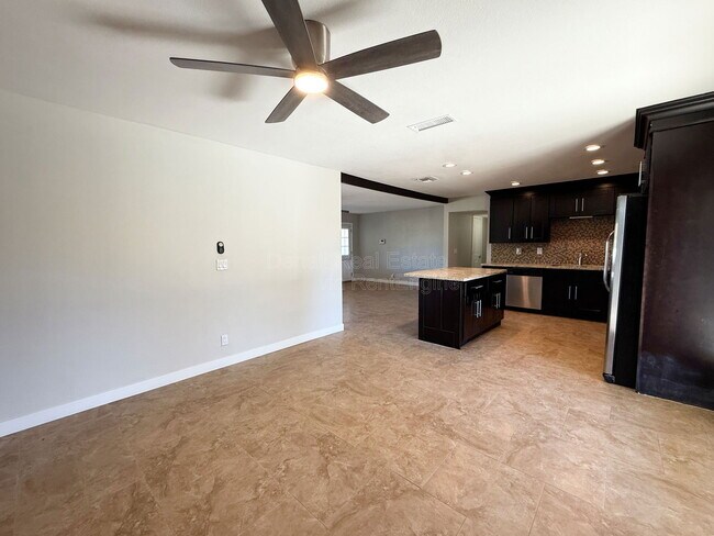 Building Photo - 7413 E Roosevelt St